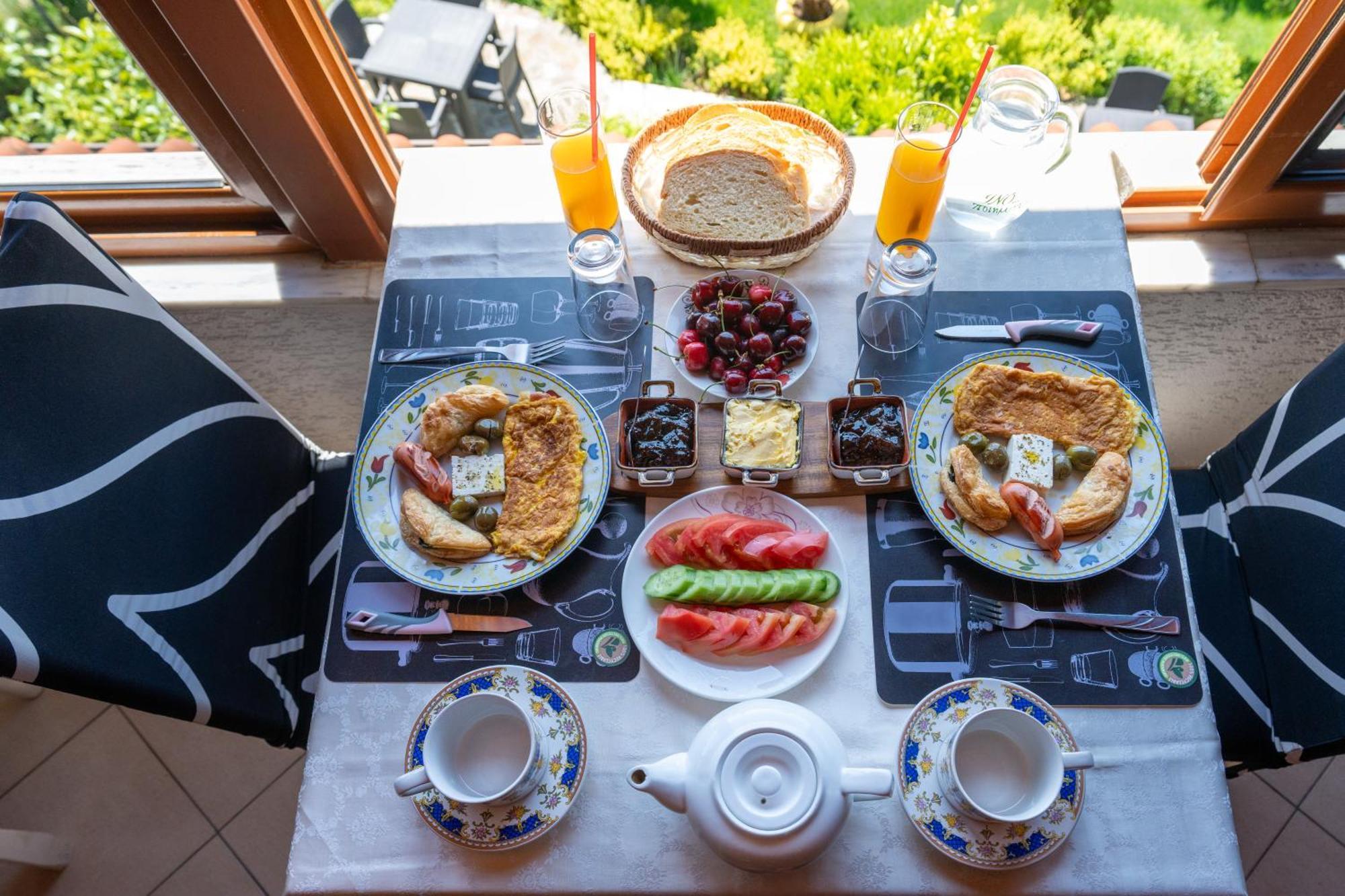 Guesthouse Emiljano Берат Екстер'єр фото