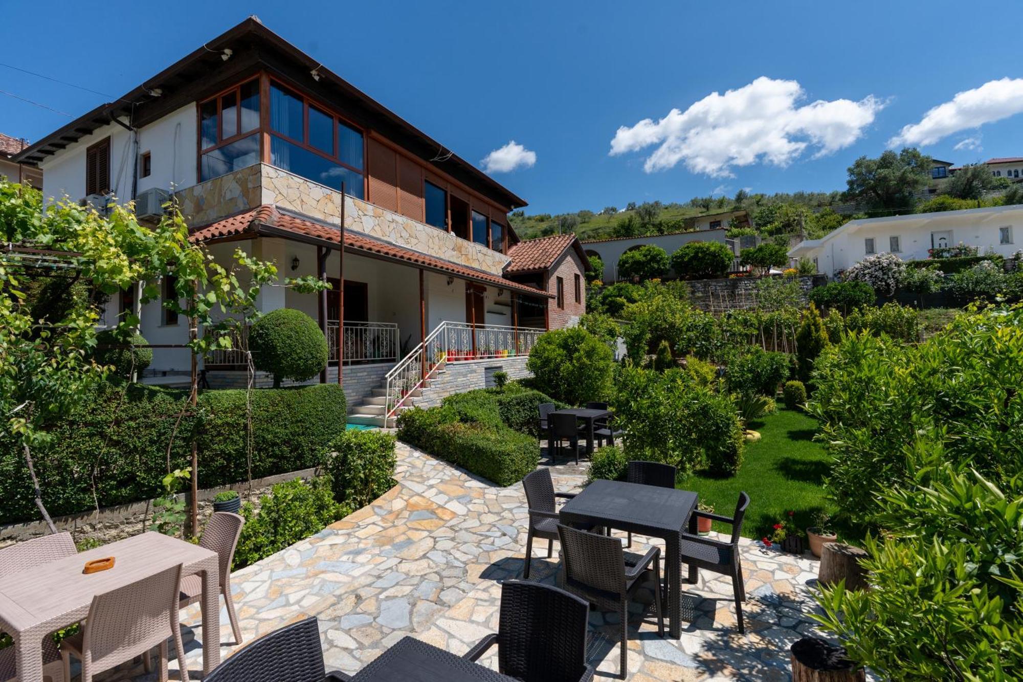 Guesthouse Emiljano Берат Екстер'єр фото