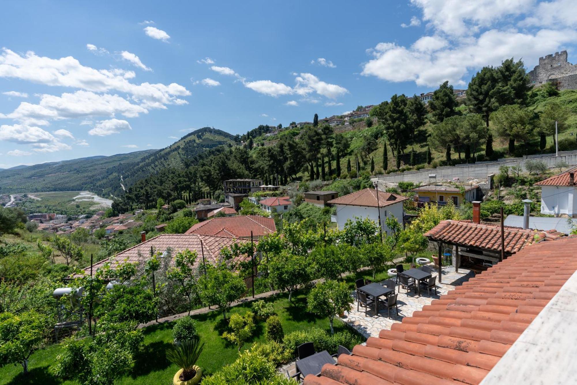 Guesthouse Emiljano Берат Екстер'єр фото