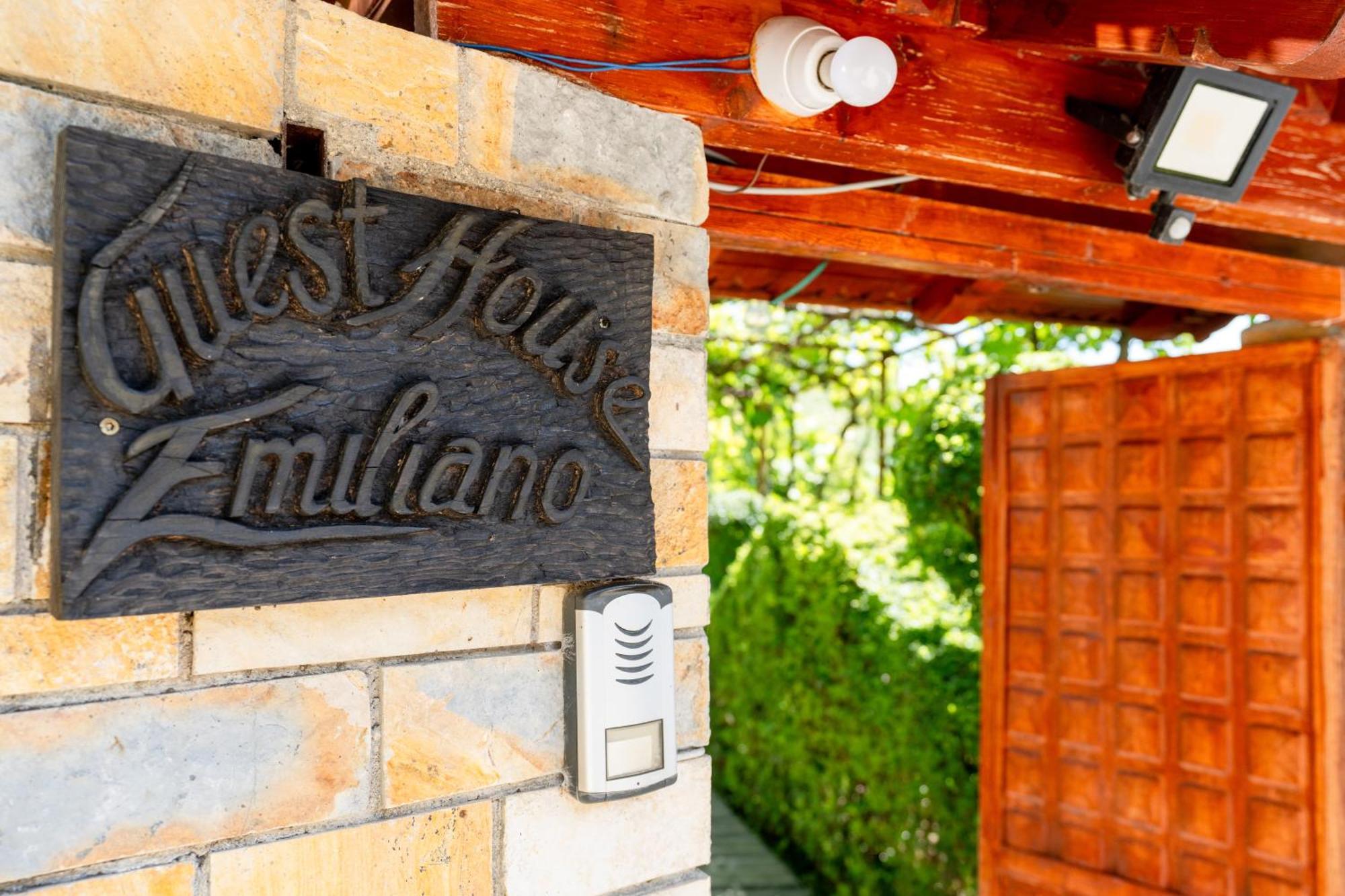 Guesthouse Emiljano Берат Екстер'єр фото