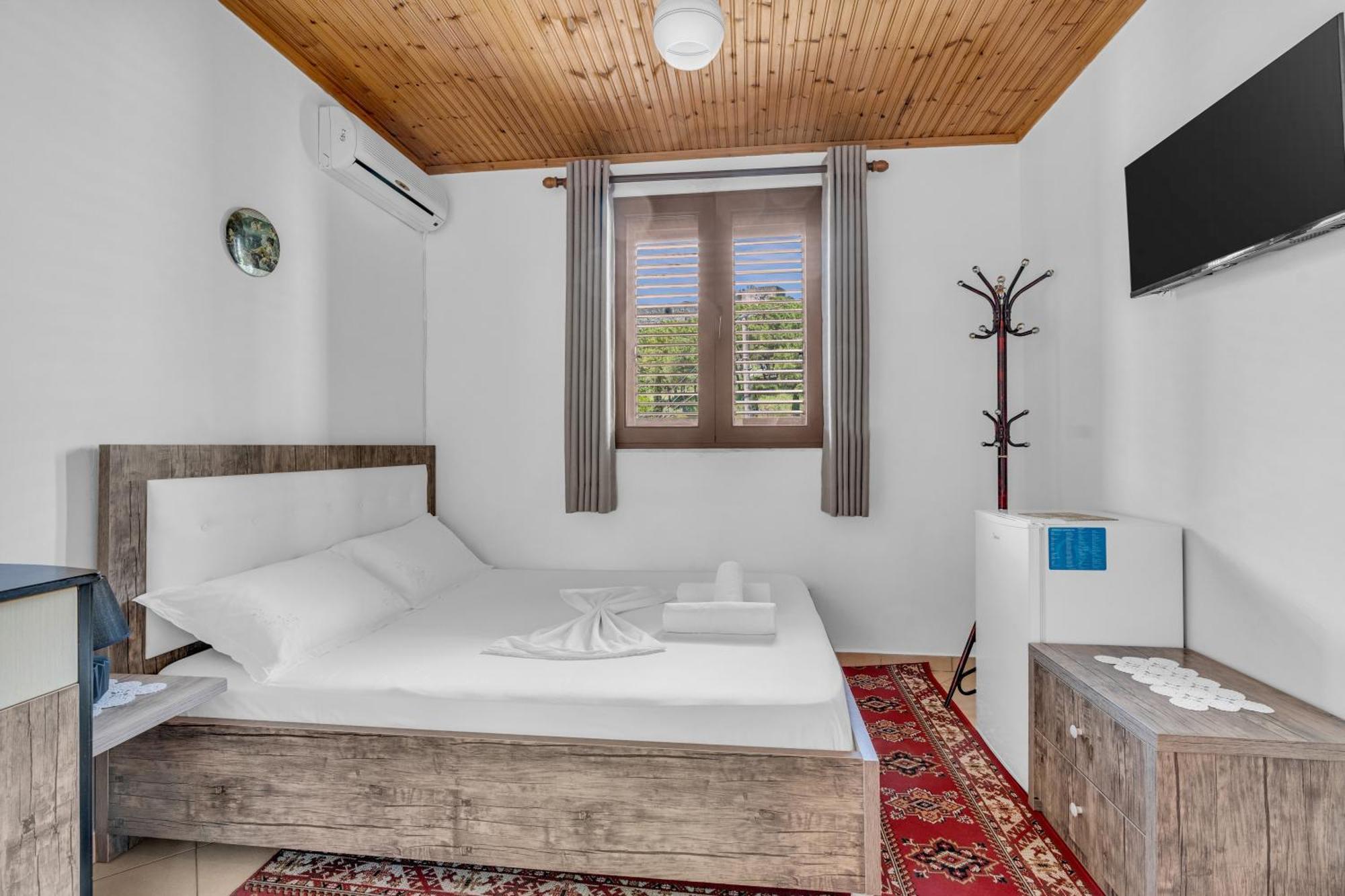 Guesthouse Emiljano Берат Екстер'єр фото