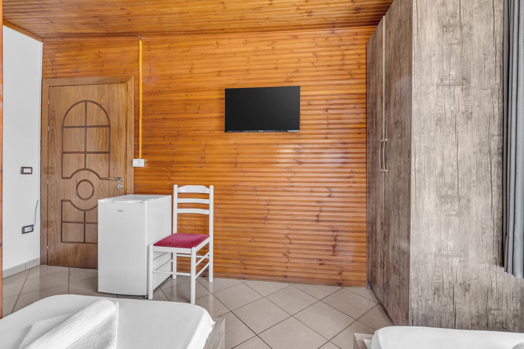 Guesthouse Emiljano Берат Екстер'єр фото