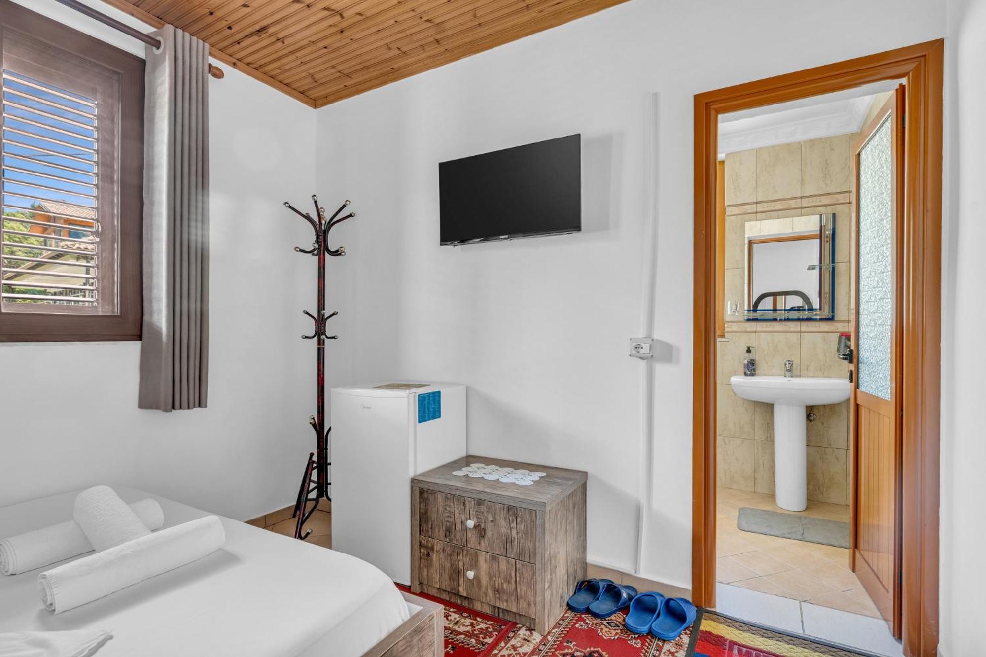 Guesthouse Emiljano Берат Екстер'єр фото